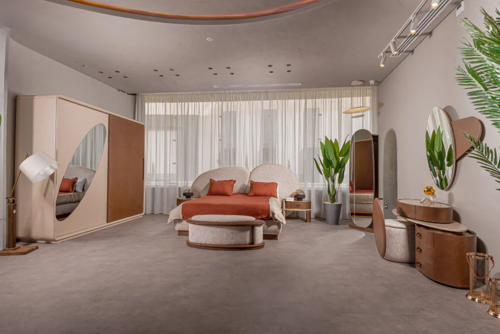 Crytal Bedroom – image 2