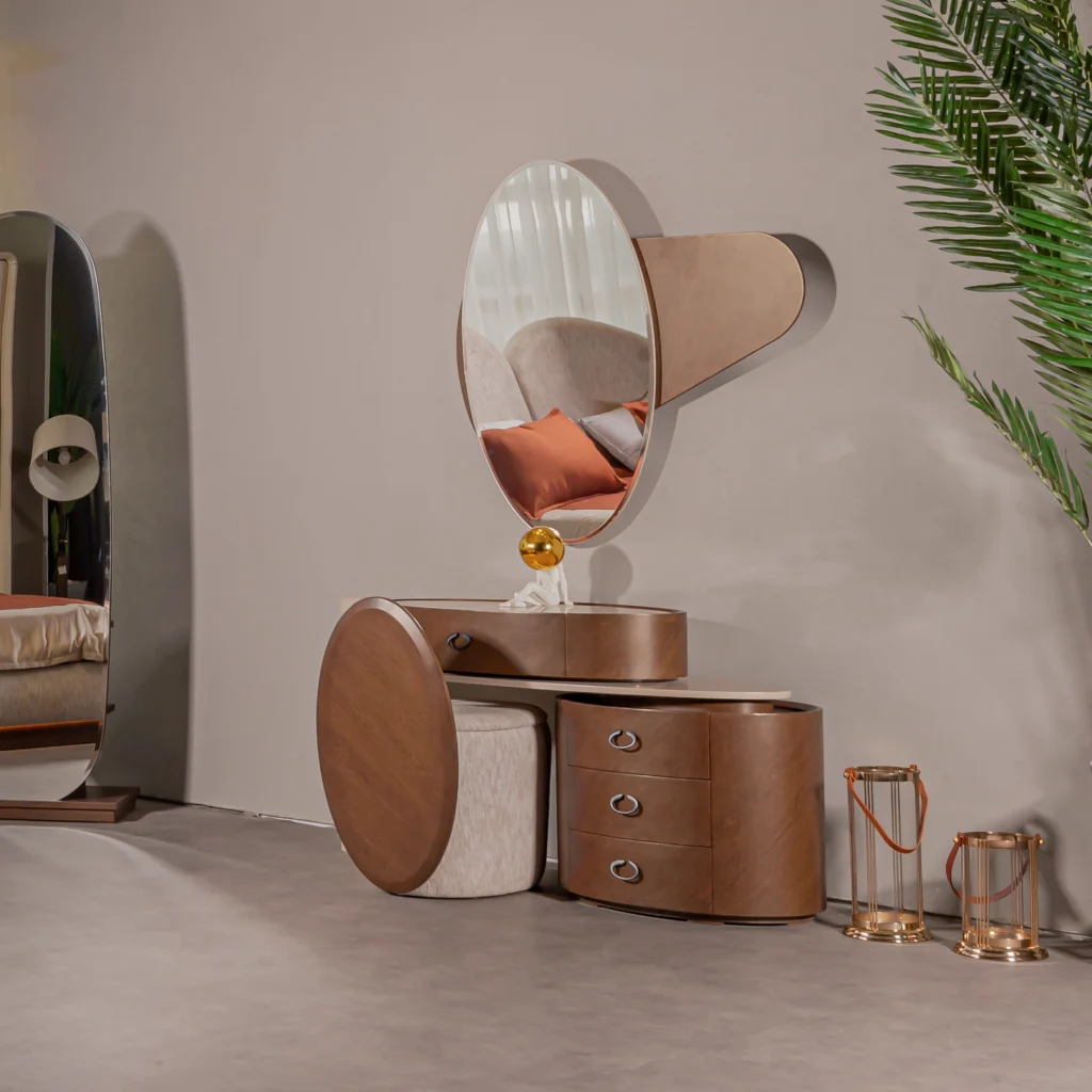 Crytal Bedroom – image 3