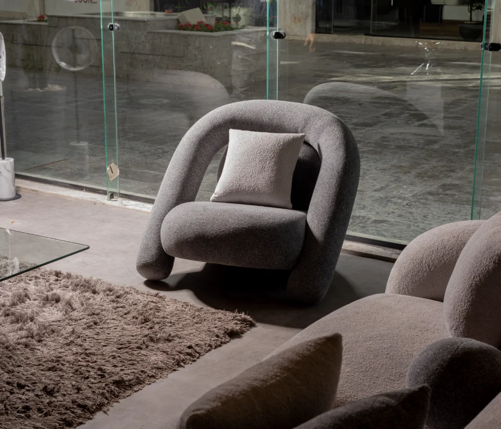 Jaguar Sofa Set – image 3
